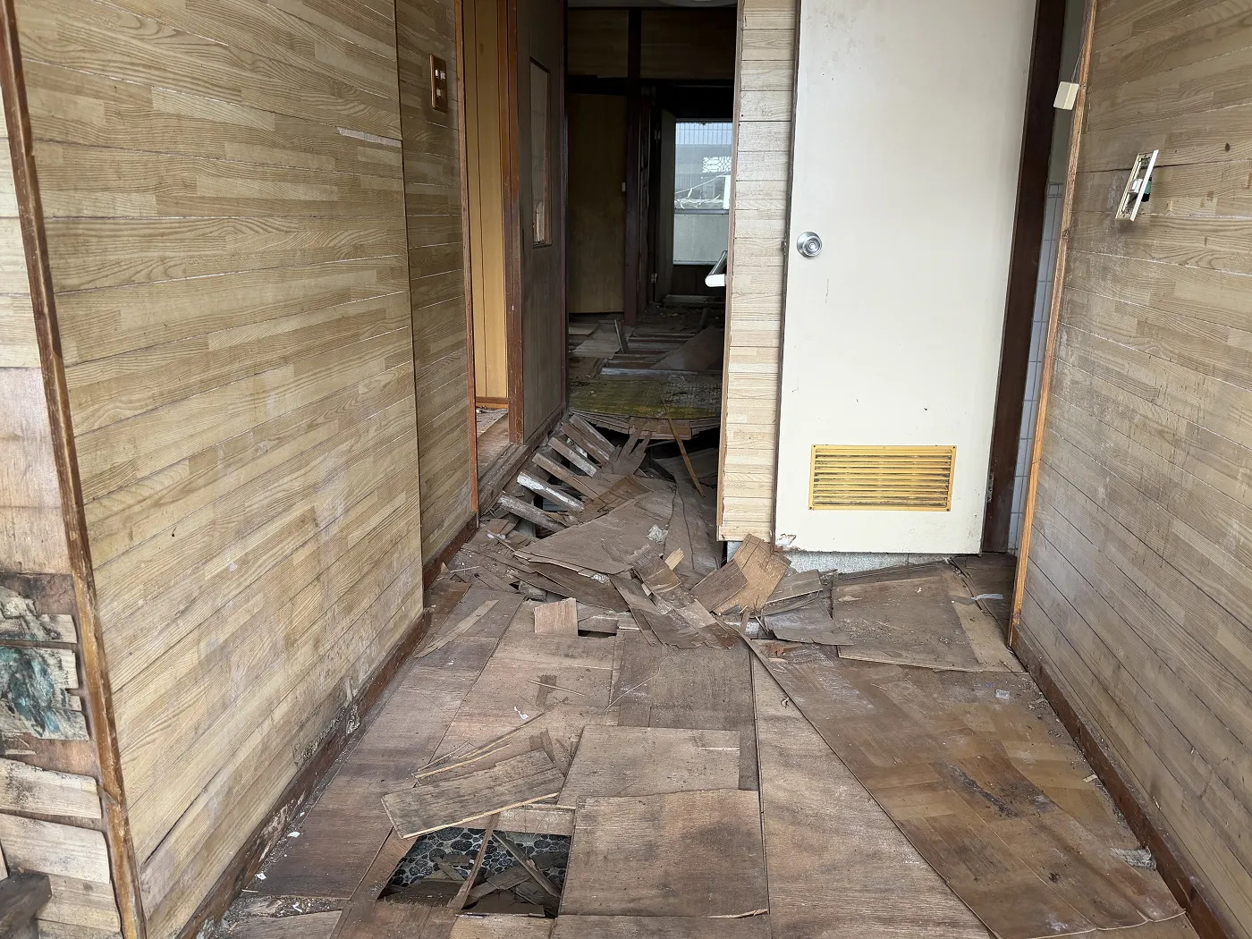 沖縄の住宅の玄関まわり