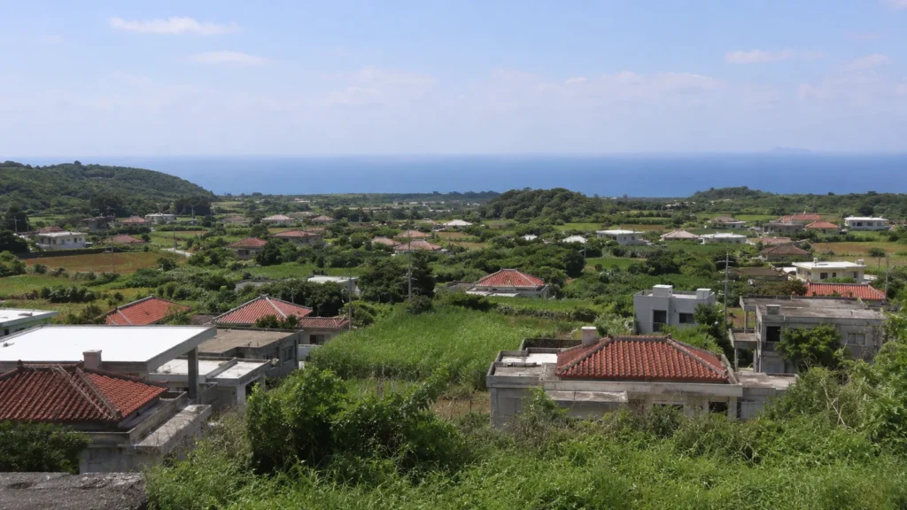 共有名義を確認する沖縄県今帰仁村の住宅地