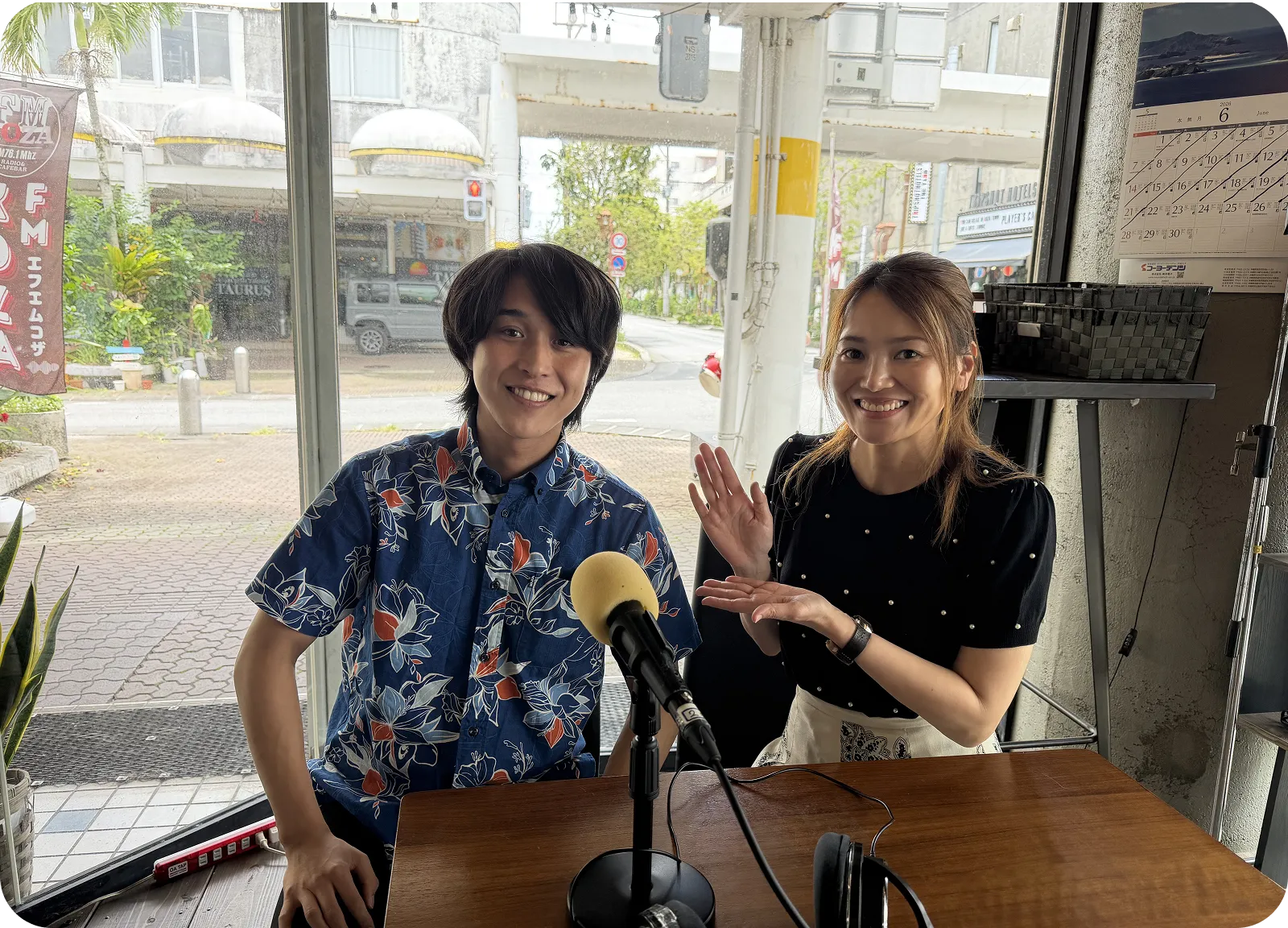 FMコザ出演時の写真